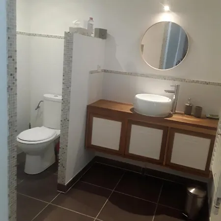 Vendégház D'hote Equipee Avec Terrasse Verdoyante *